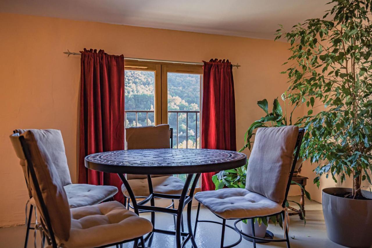 Sundrenched Relais De Poste In Serdinya ภายนอก รูปภาพ