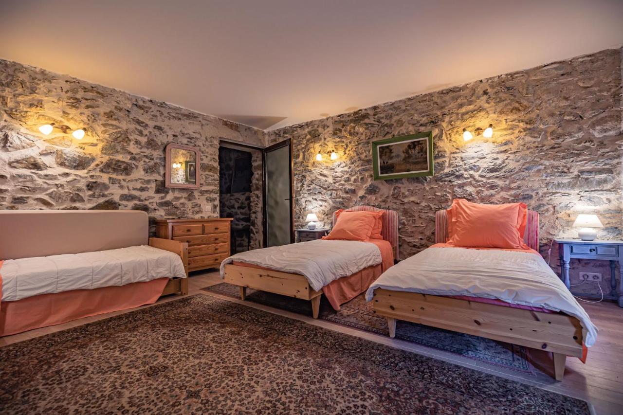 Sundrenched Relais De Poste In Serdinya ภายนอก รูปภาพ